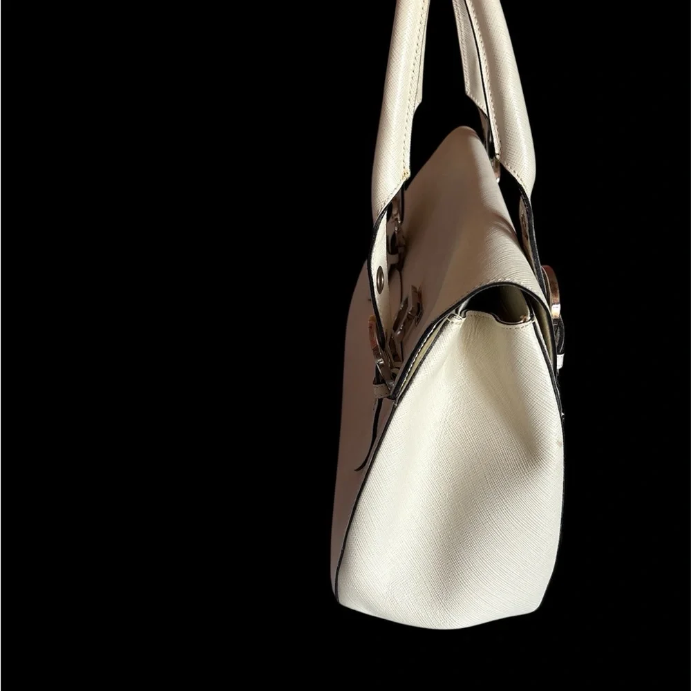 Salvatore Ferragamo Gancini Off White Handbag EUC $2500 Bag!!